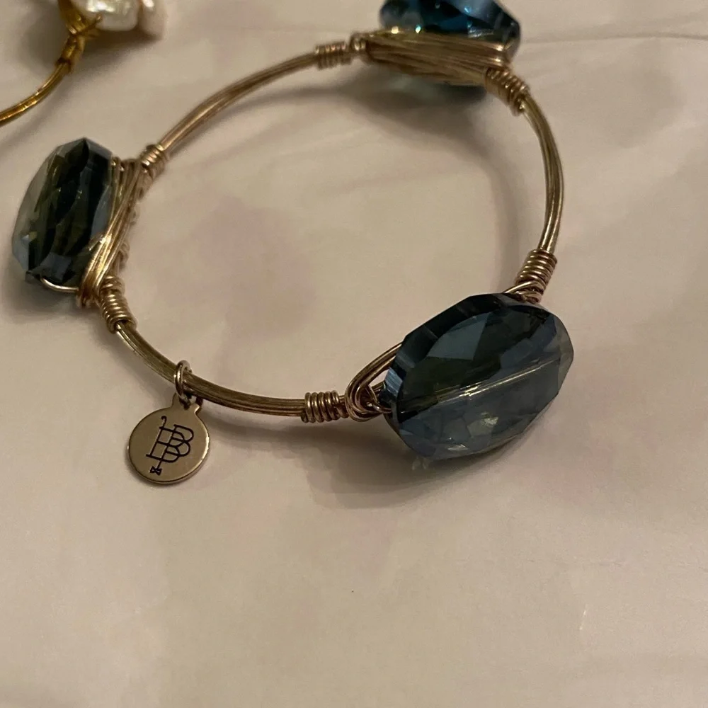 Bourbon and Bowties Pearl and Navy Bracelet Set - Picture 4 of 9